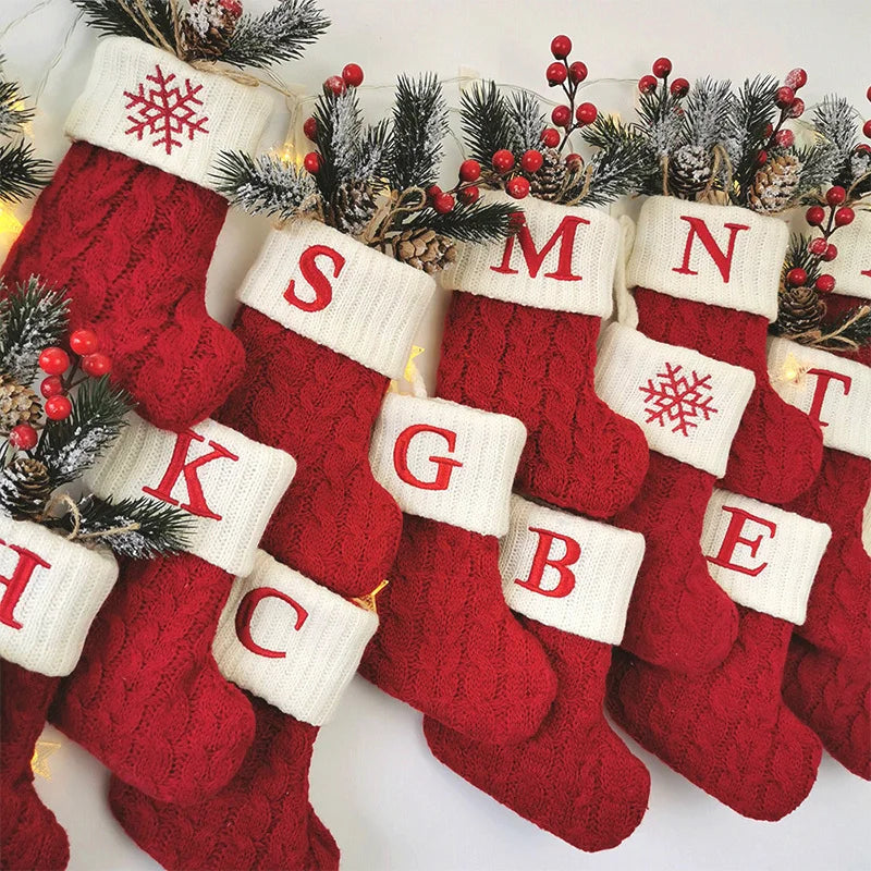 LetterKnit™ — Bota de Natal em Tricô Personalizada